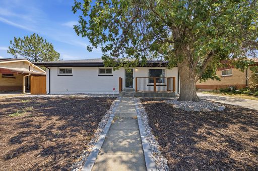Beautifully updated home – photo 1