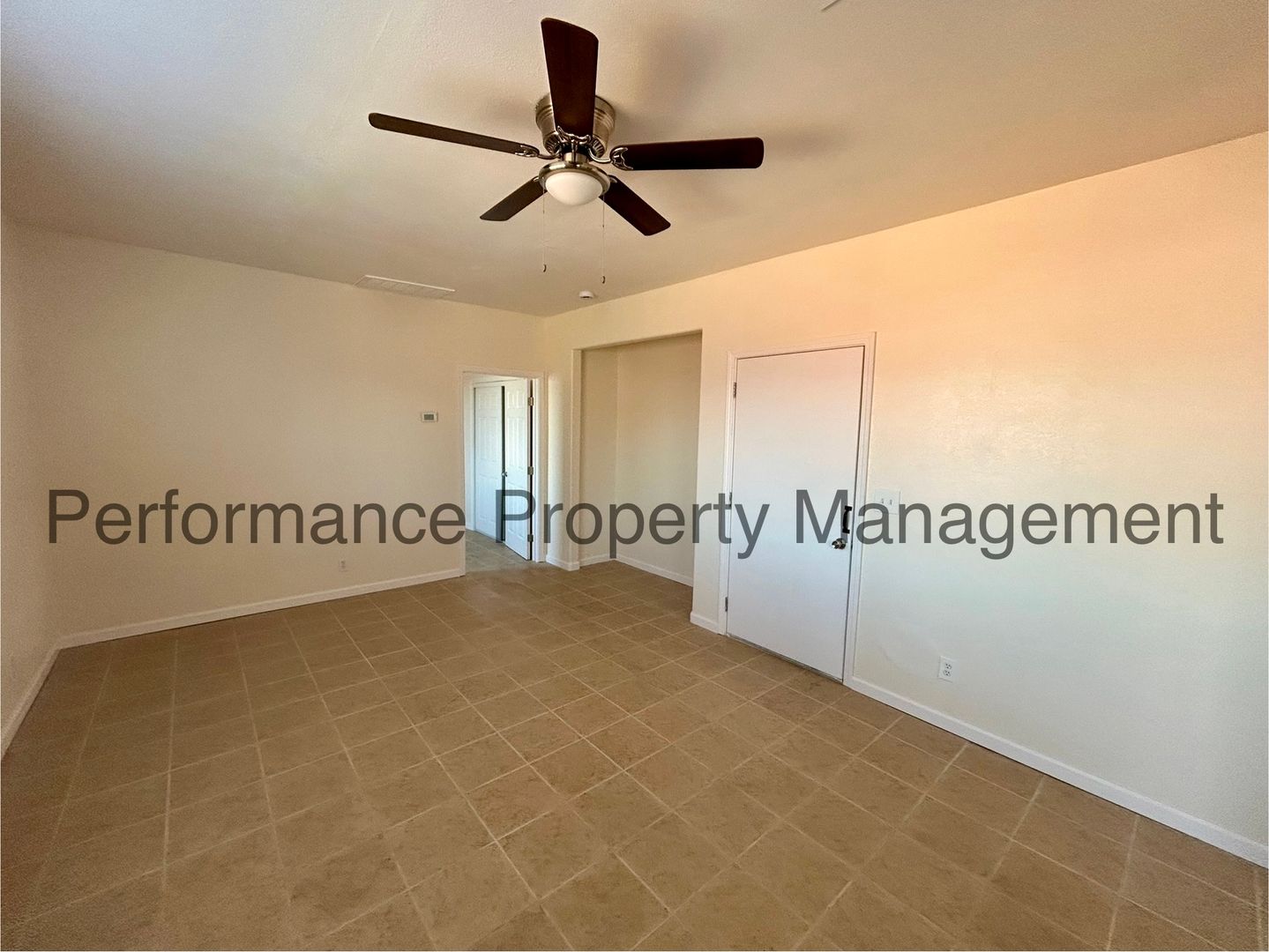 Bakersfield Apartment: 801 Chester Ave