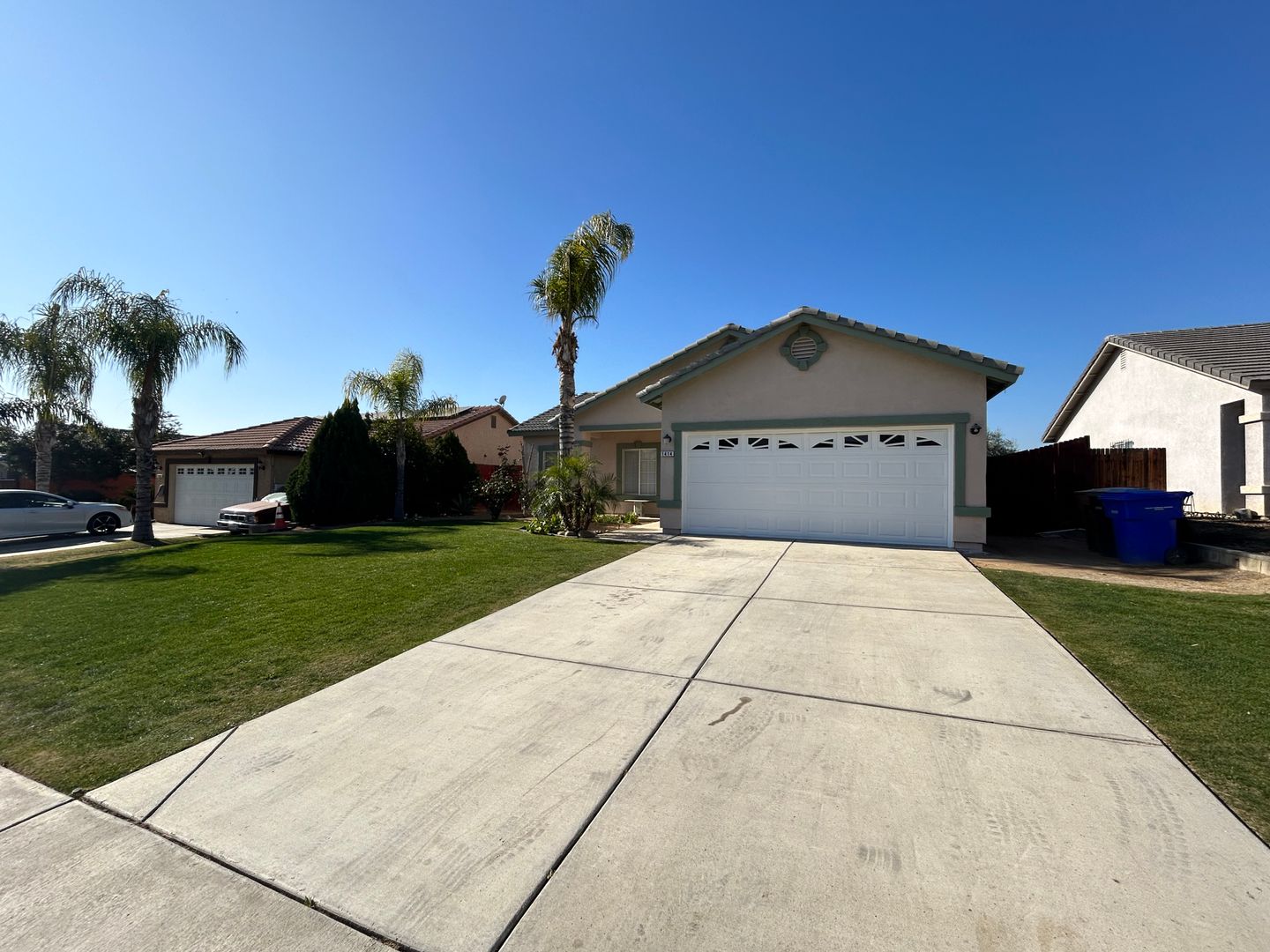 Bakersfield House: 1414 Esperanza St