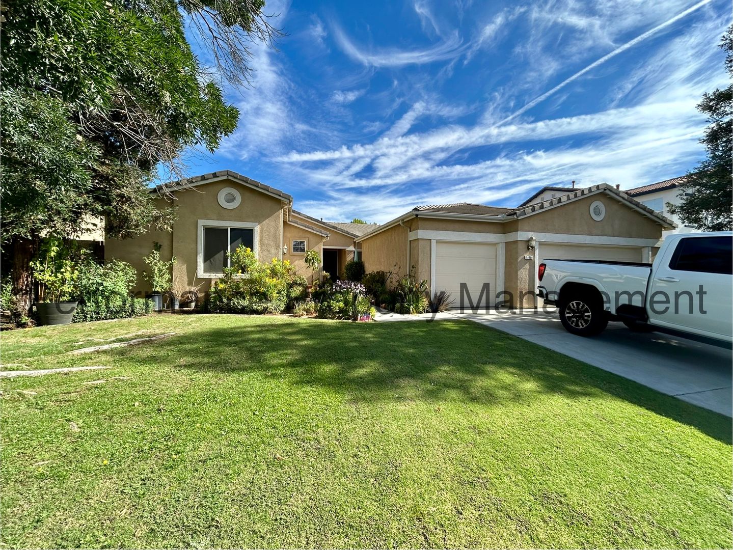 Bakersfield House: 11708 Valley Forge Way