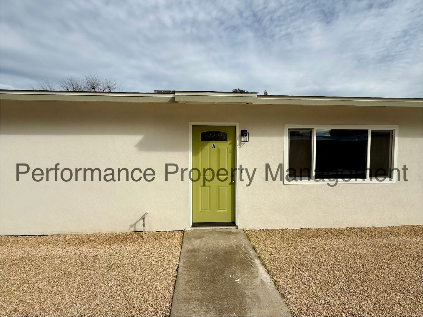 Bakersfield Apartment: 3401 Squire Ln