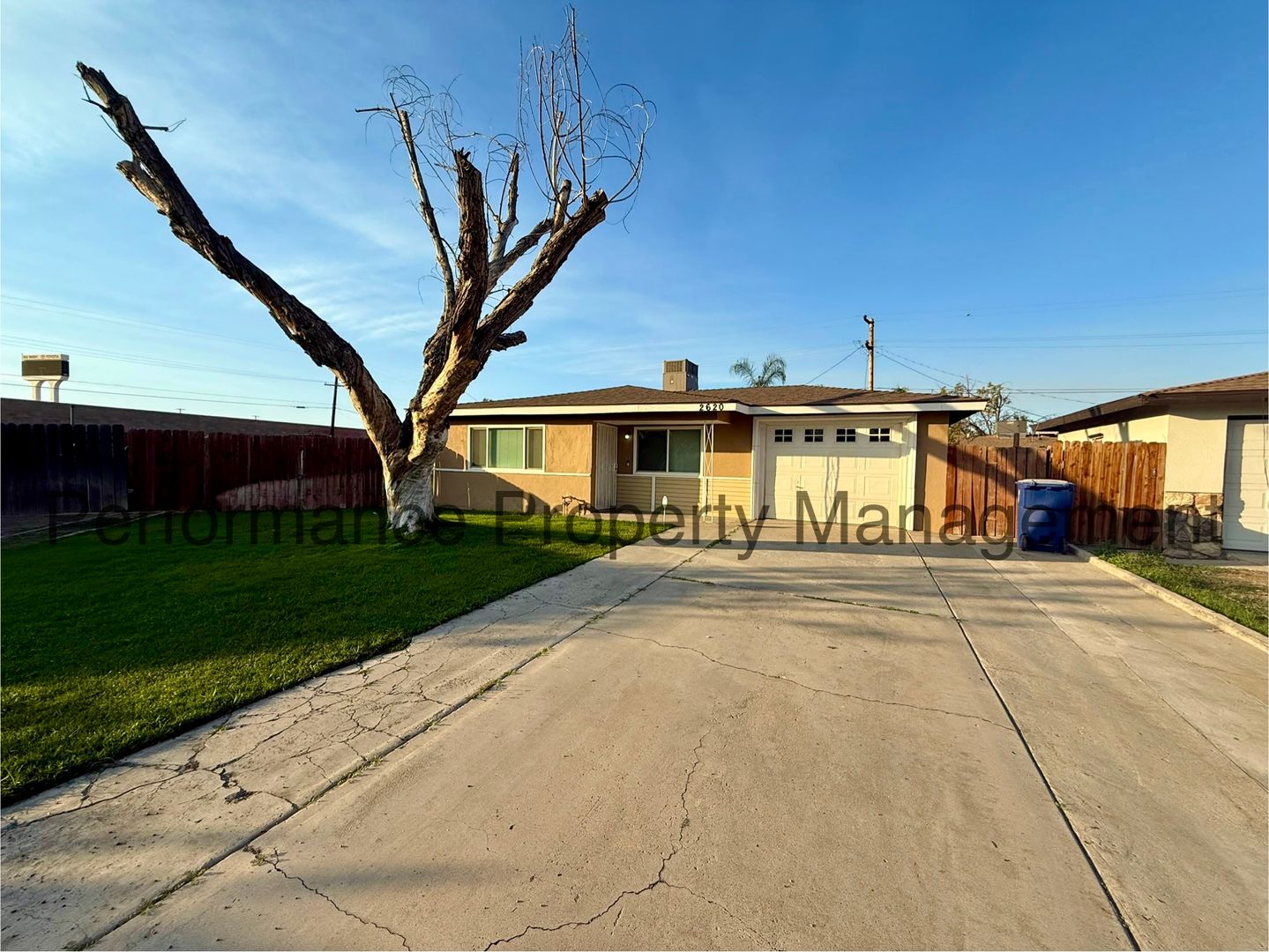 Bakersfield House: 2620 Miria Dr