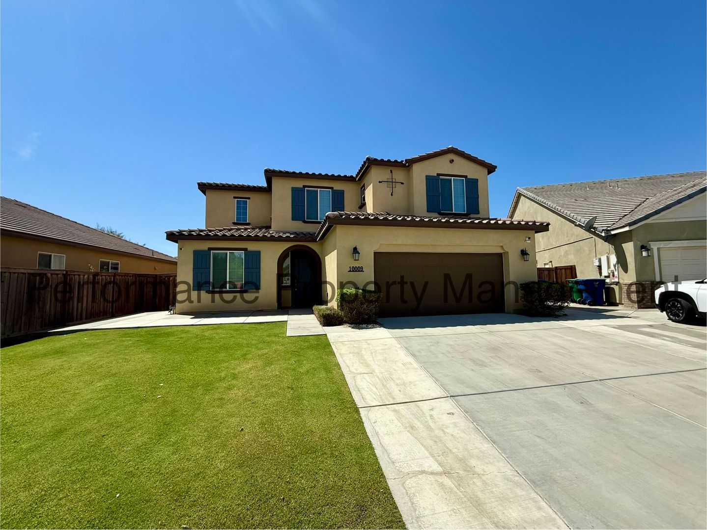 Bakersfield House: 10009 Sentinel Peak Pl