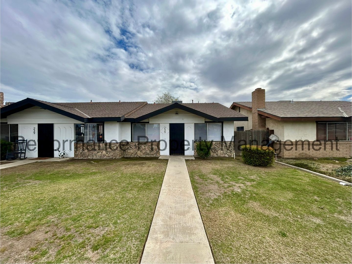 Bakersfield Apartment: 239 W China Grade Loop