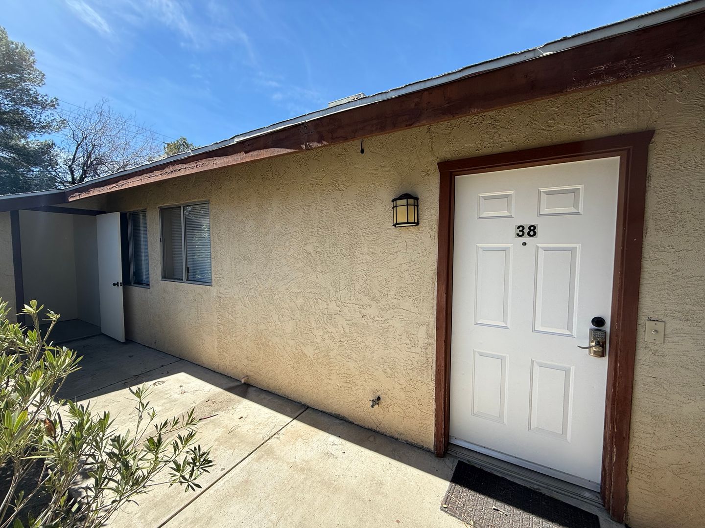 Ridgecrest Apartment: 840 E Ridgecrest Blvd #38