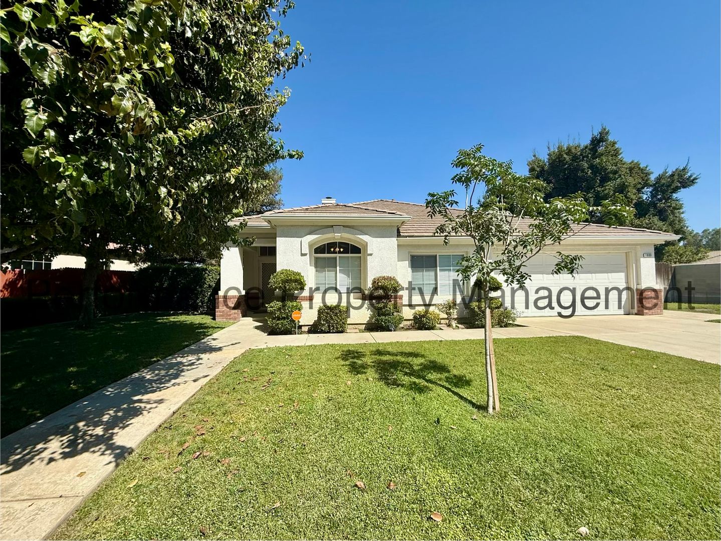 Bakersfield House: 1808 Talcy Way