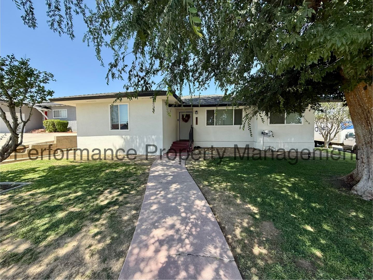 Bakersfield House: 2401 Kayoming Way