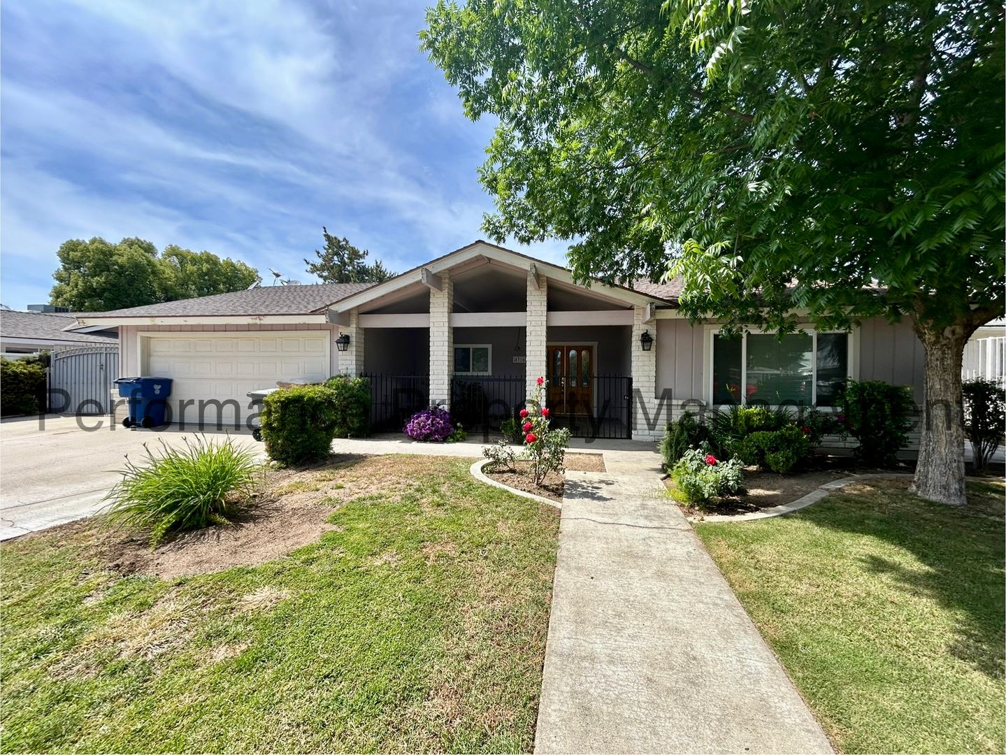 Bakersfield House: 4316 Charter Oaks Ave