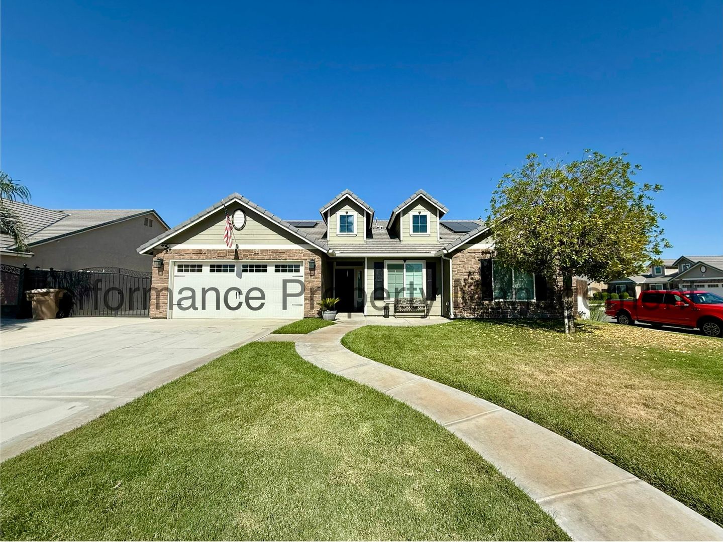 Bakersfield House: 9024 Selma St