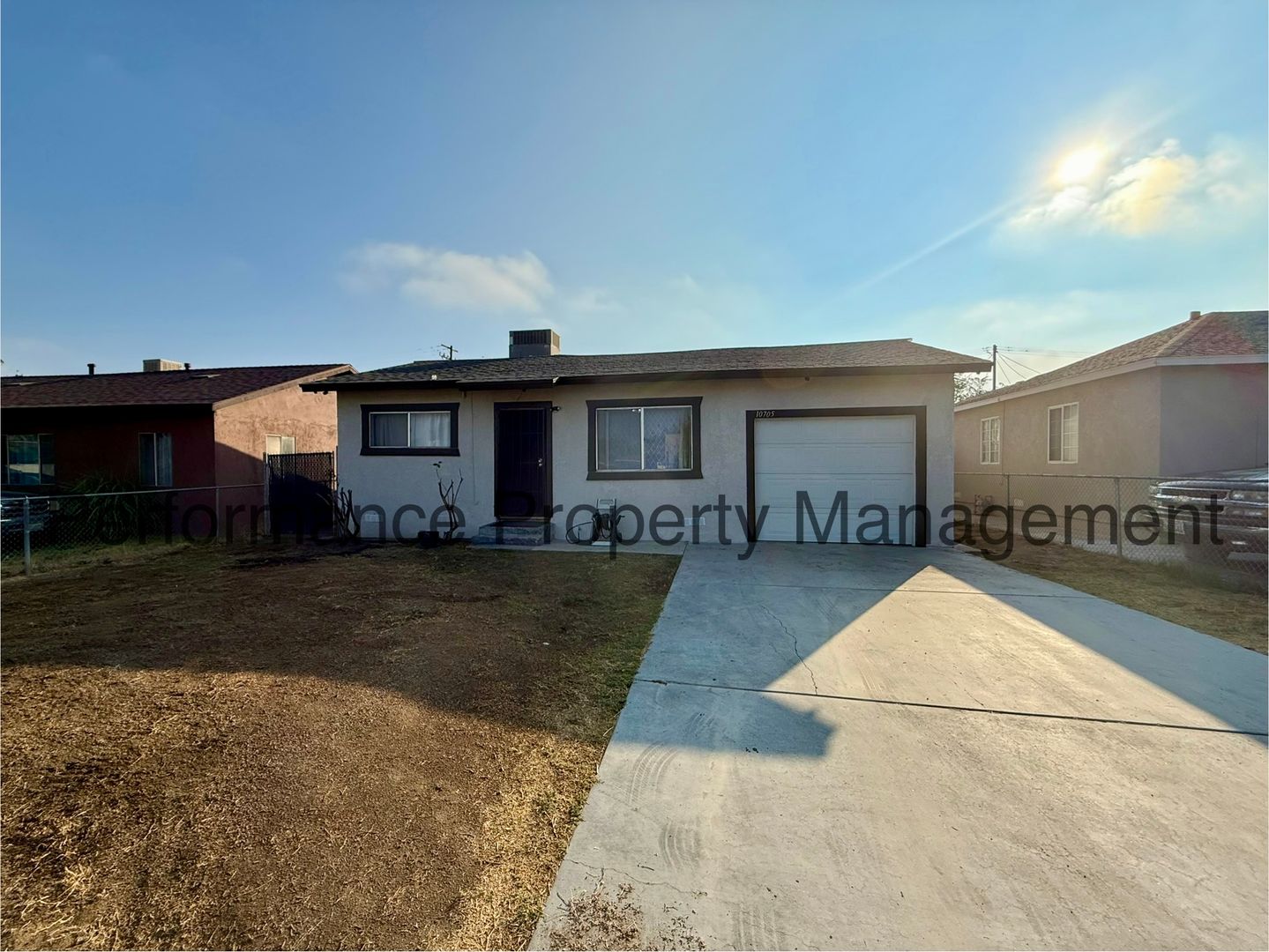 Lamont House: 10705 Santa Barbara St