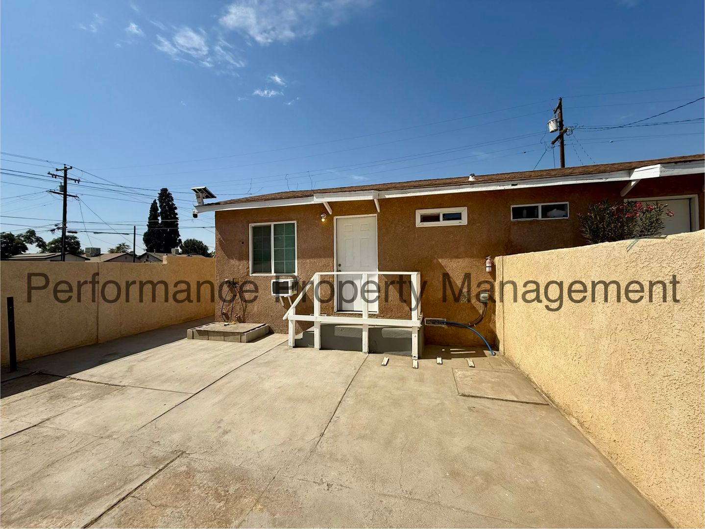 Bakersfield Apartment: 720 Woodrow Ave