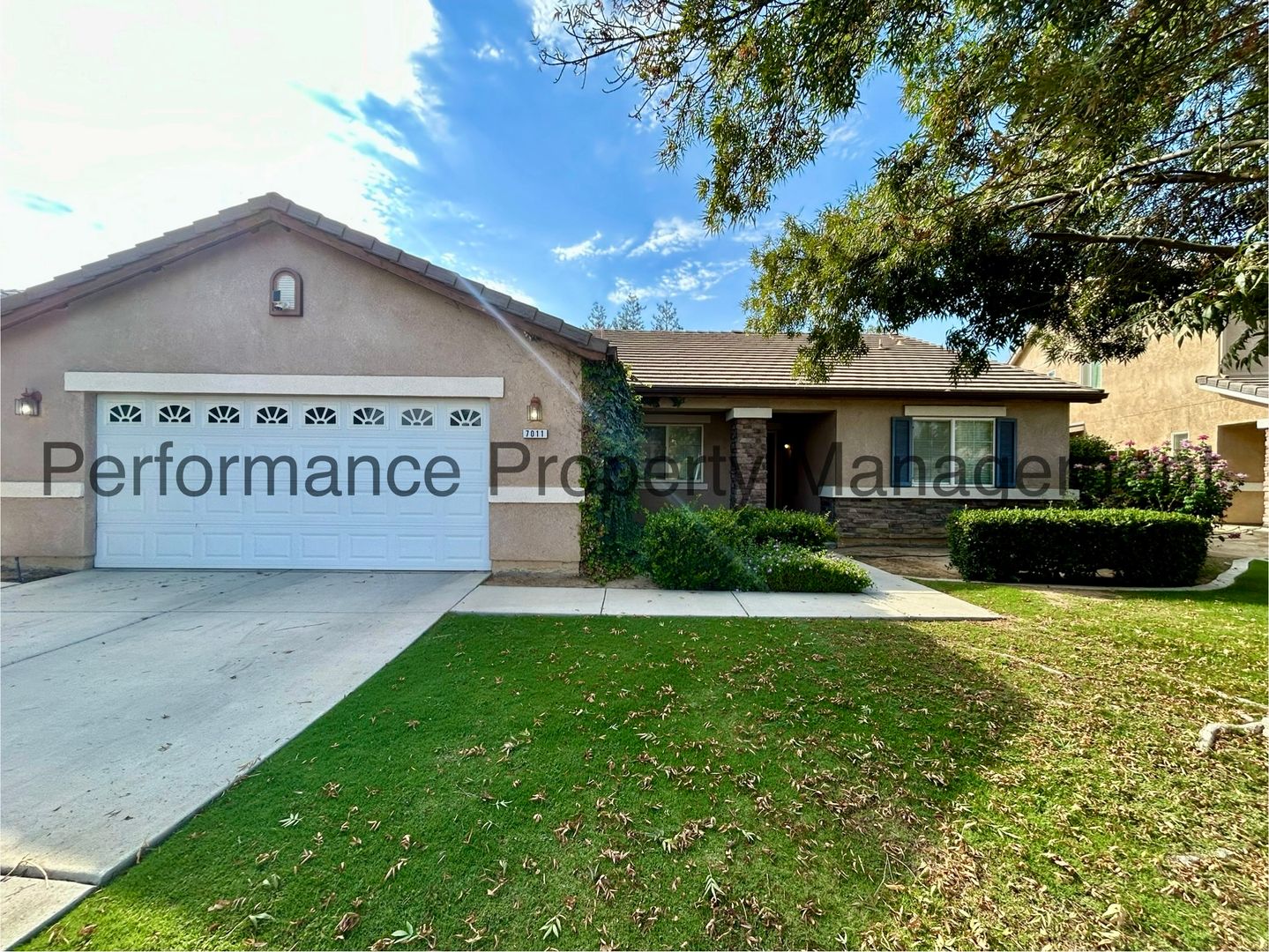 Bakersfield House: 7011 Crossroads Dr