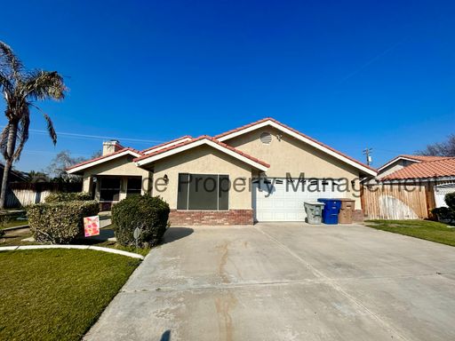 Beautiful 3 Bed/2 Bath + Office NW Bakersfield Home w/ RBP & Deposit Alternative Option – photo 1