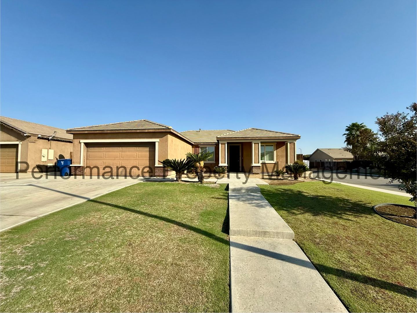 Bakersfield House: 13200 Morning Song St