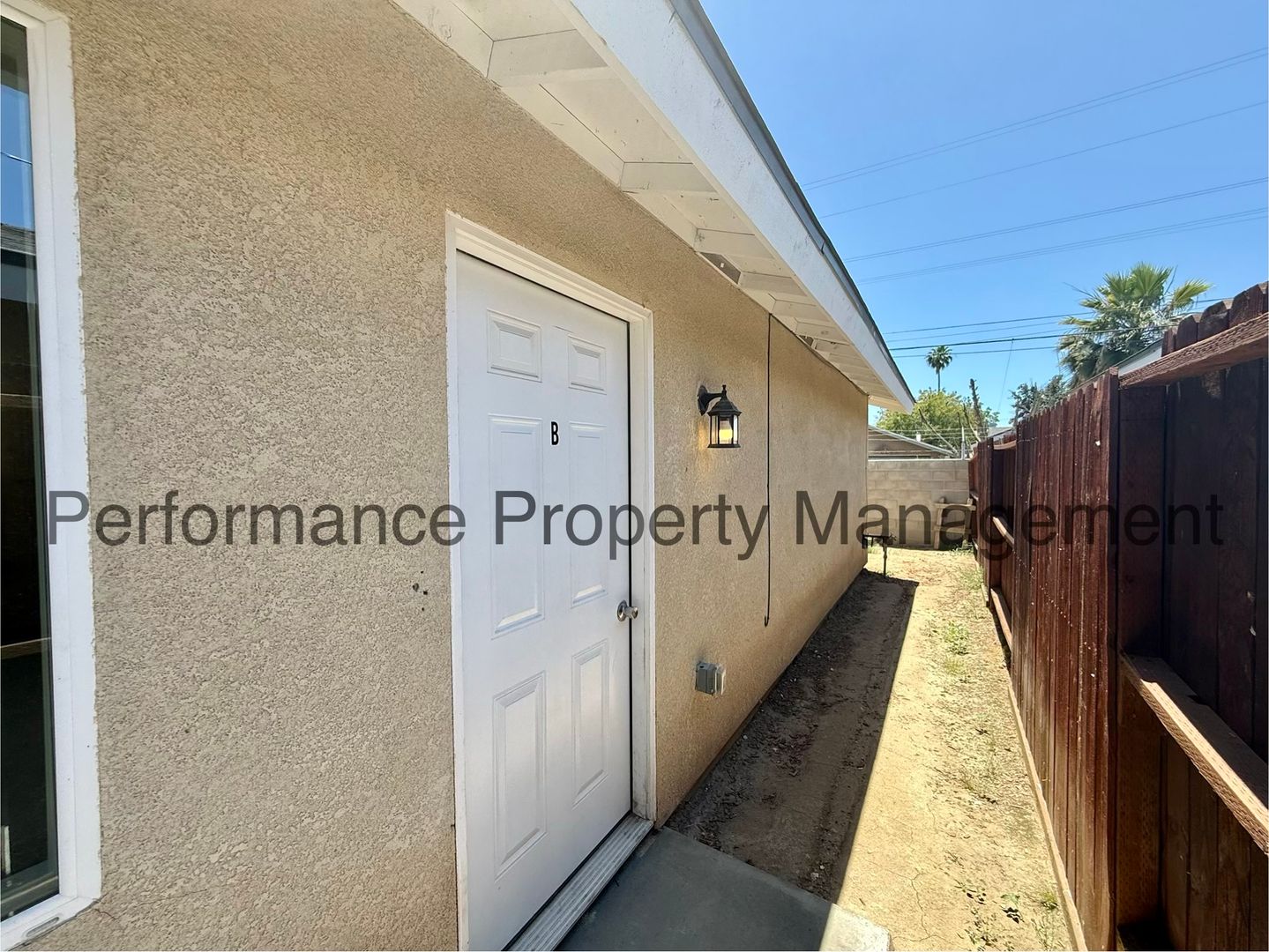 Bakersfield Apartment: 1417 Oregon St