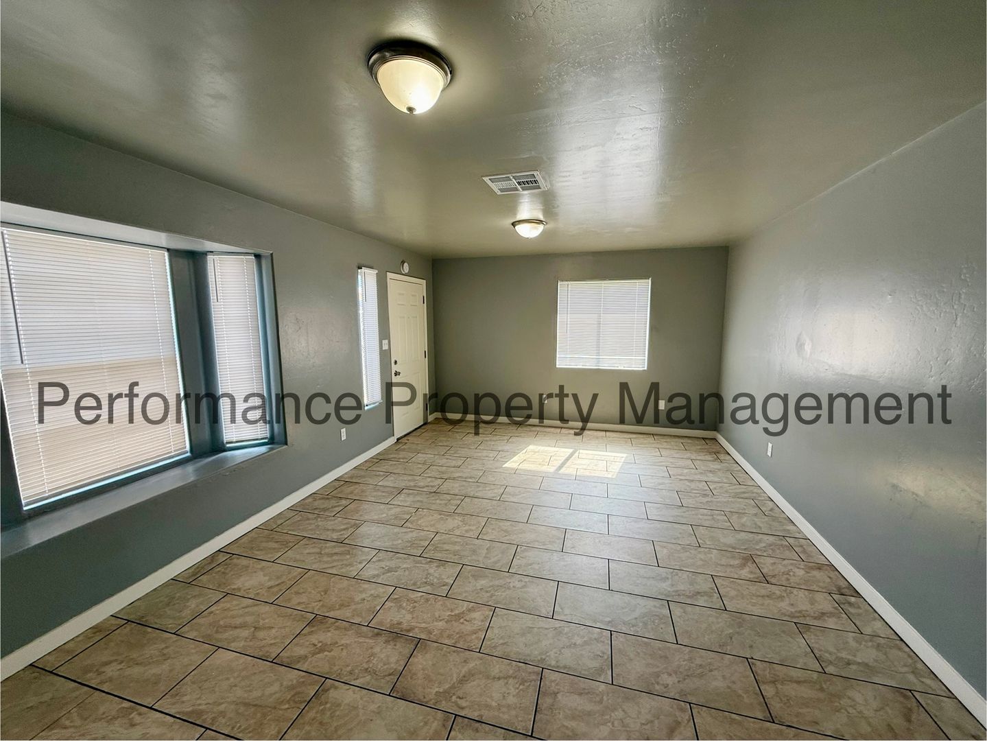 Bakersfield Apartment: 326 Beardsley Ave