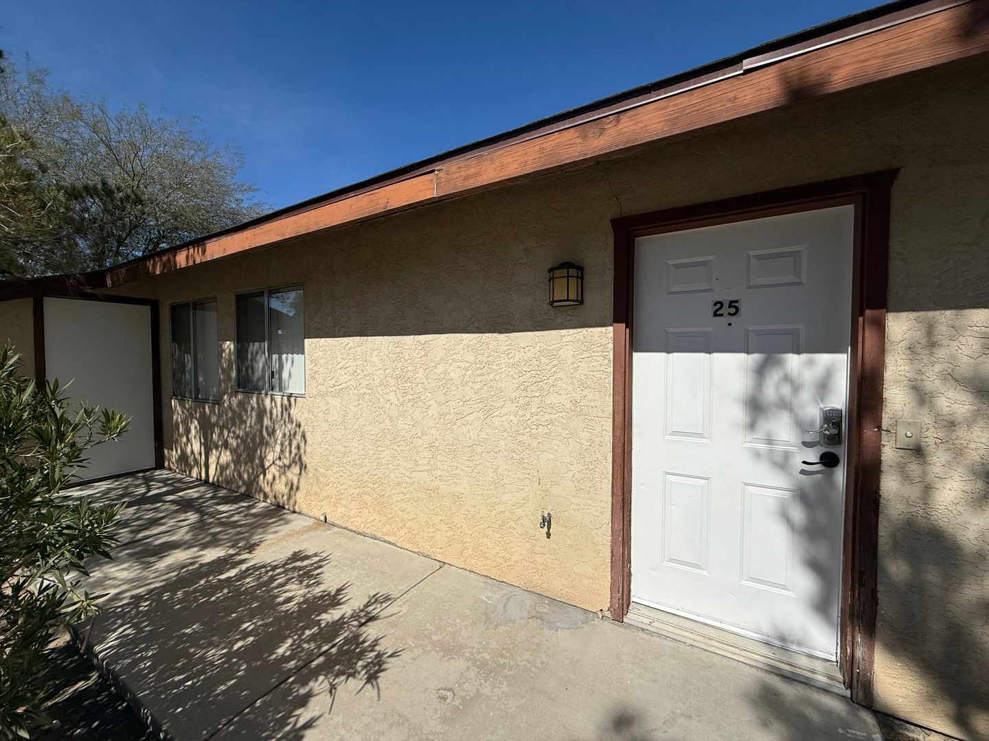 Ridgecrest Apartment: 840 E Ridgecrest Blvd #25