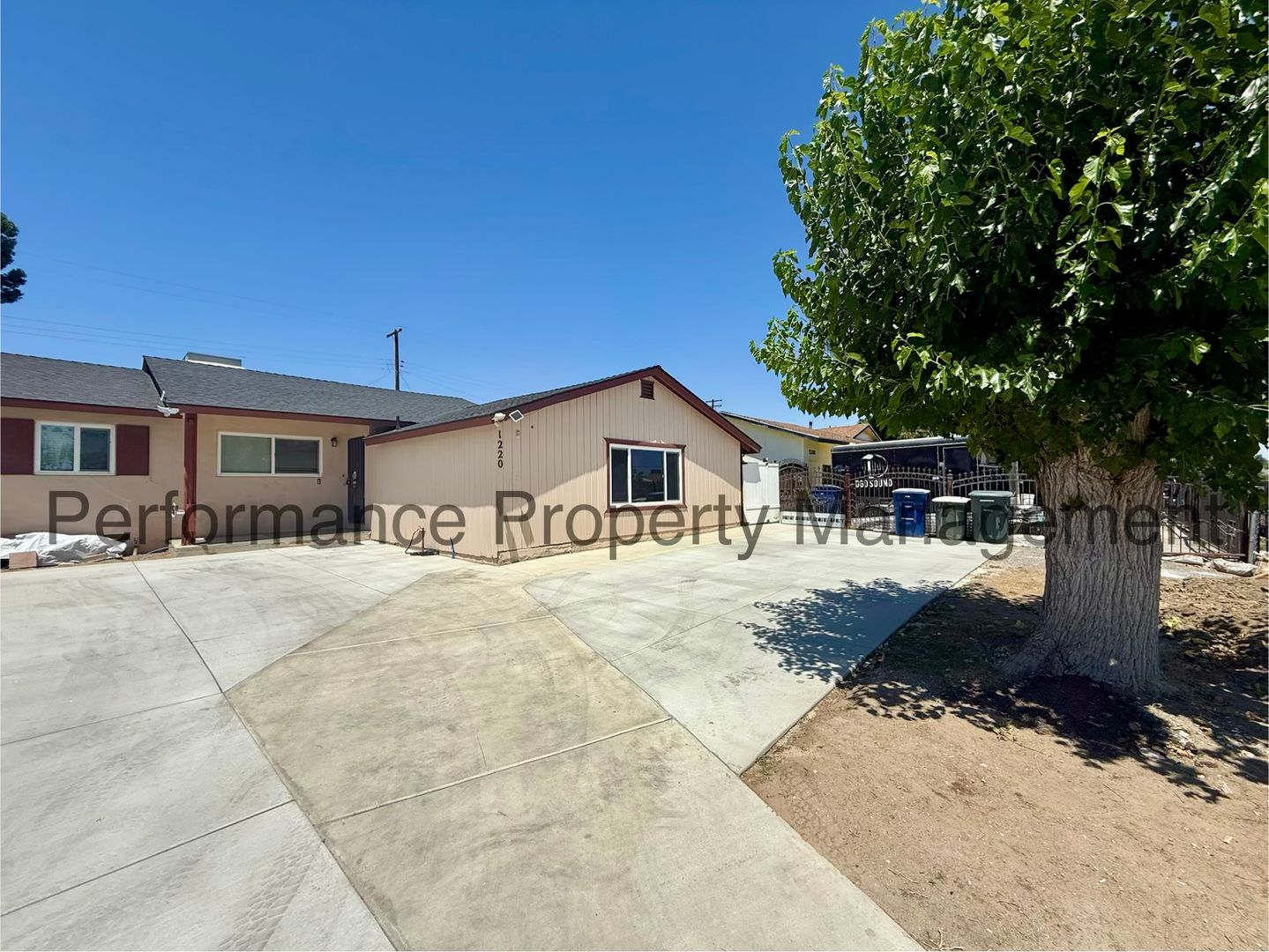 Bakersfield House: 1220 Sylvia Dr