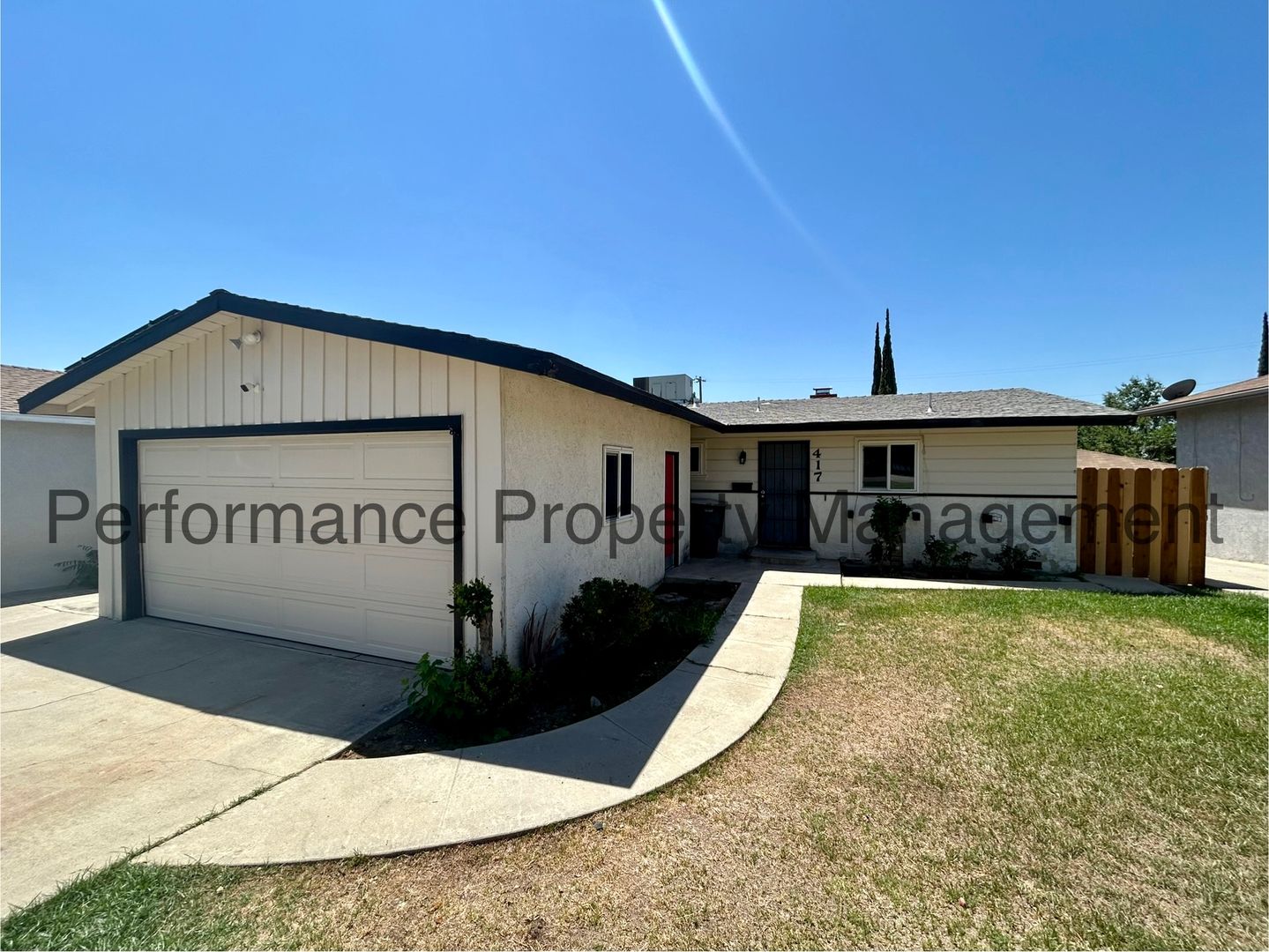 Bakersfield House: 417 Poplar Ave