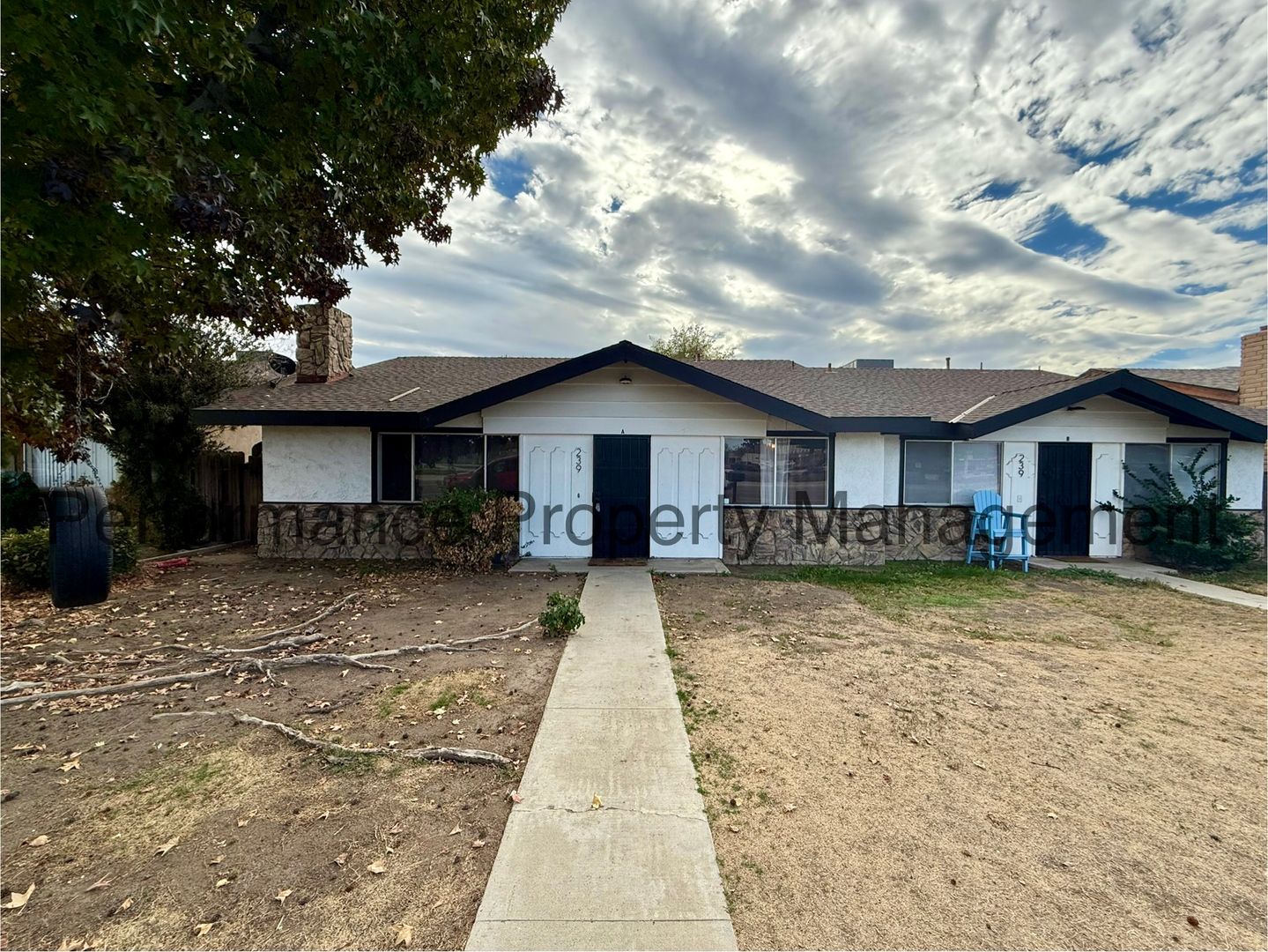 Bakersfield Apartment: 239 W China Grade Loop