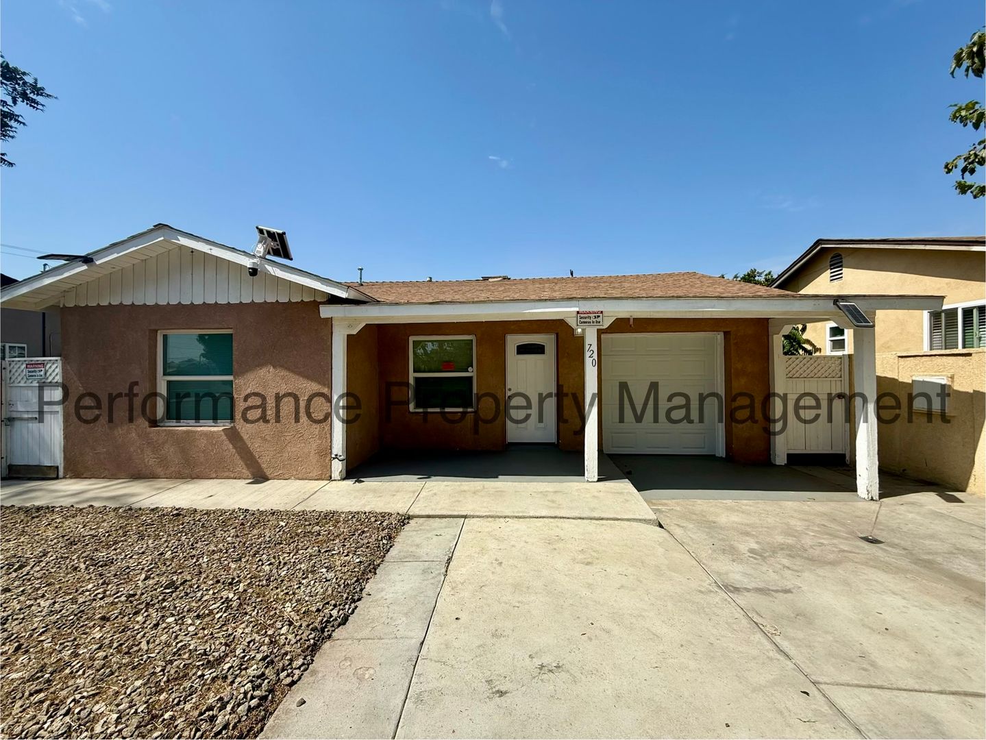 Bakersfield Apartment: 720 Woodrow Ave