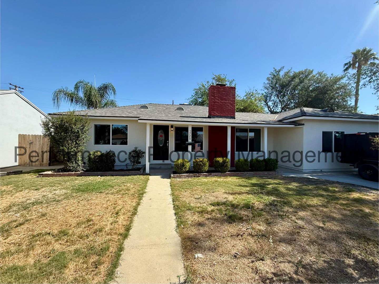 Bakersfield Apartment: 3720 Apache Ave