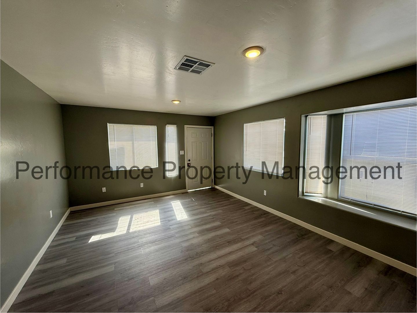 Bakersfield Apartment: 326 Beardsley Ave