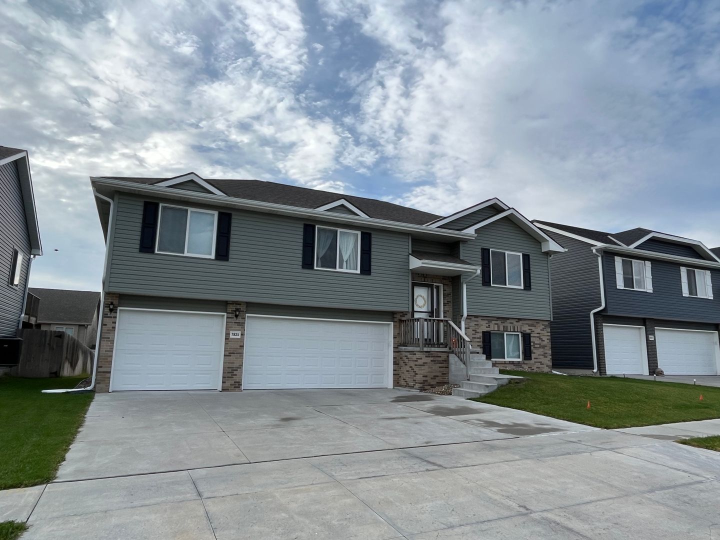 7825 Yankee Woods Dr 2 of 12