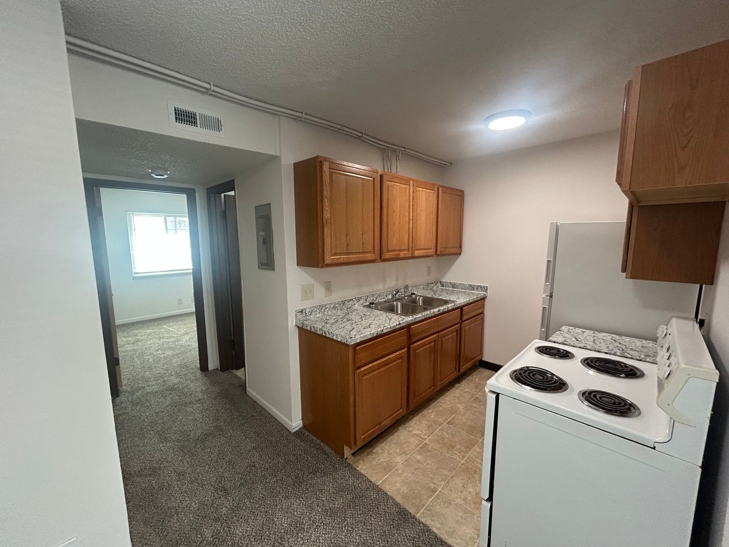 Lincoln Apartment: 3201-05-09 N 41st Street