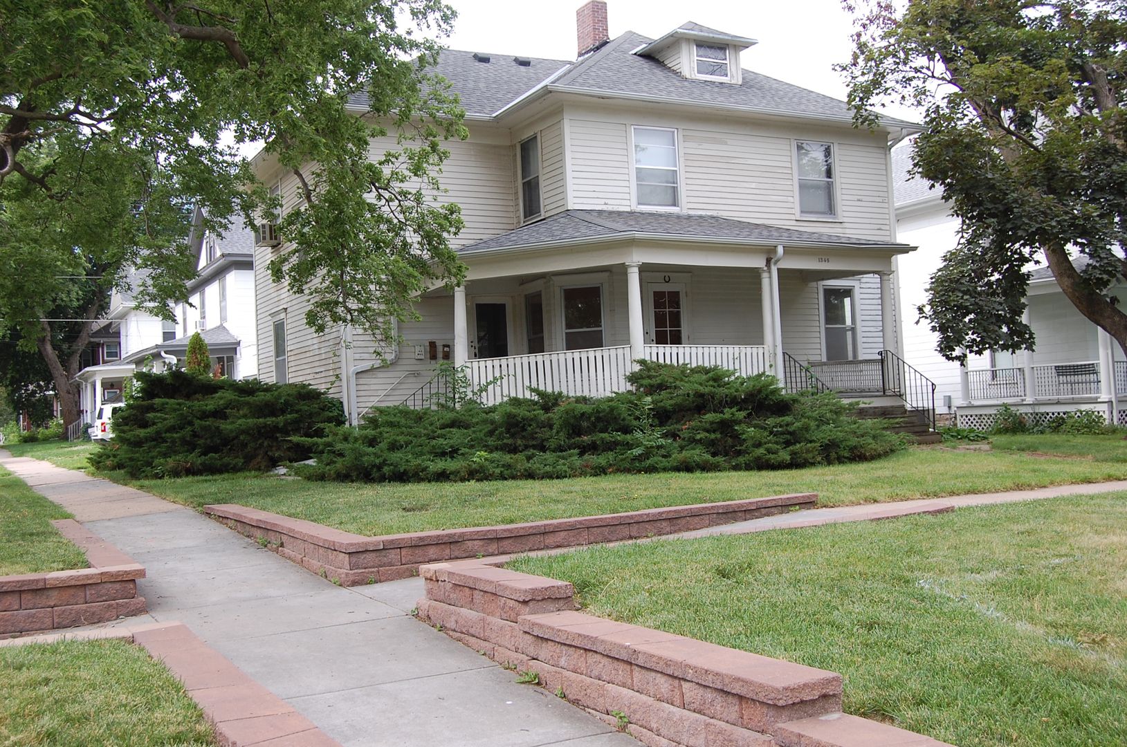 Lincoln Apartment: 1345 B Street