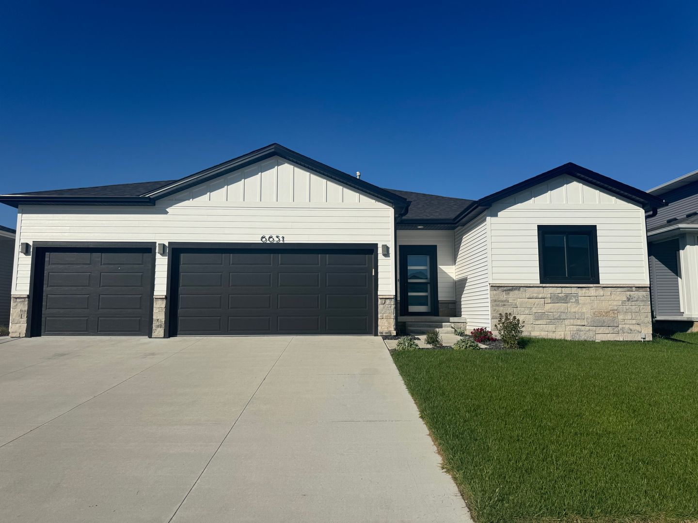 Lincoln House: 6651 Verano Dr