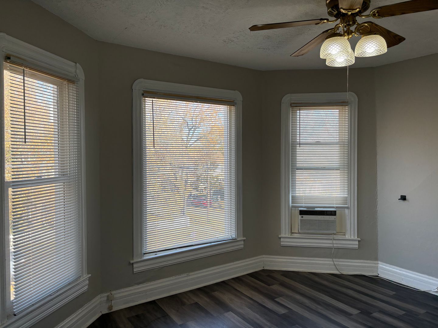 Lincoln Apartment: 2147 C Street