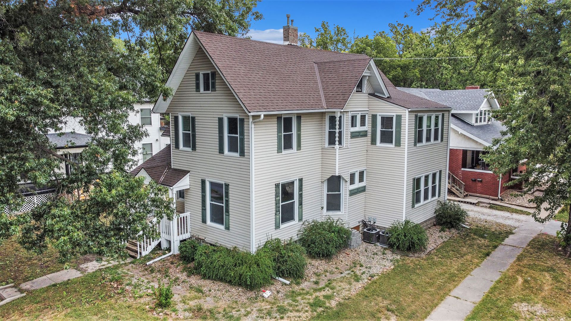 Lincoln Apartment: 260 S. 27th Street