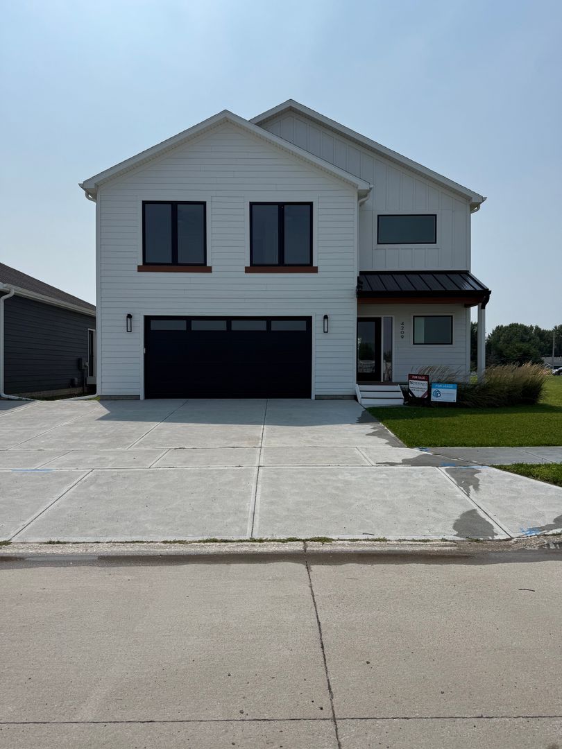 Grand Island House: 4209 Wilder Ave