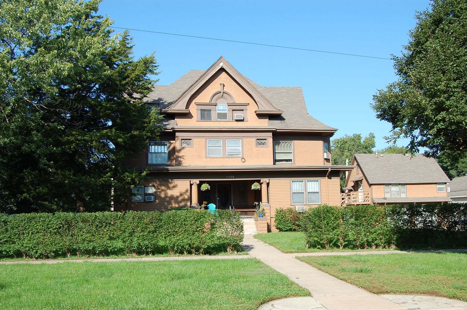 Lincoln Apartment: 1339 S 19th St