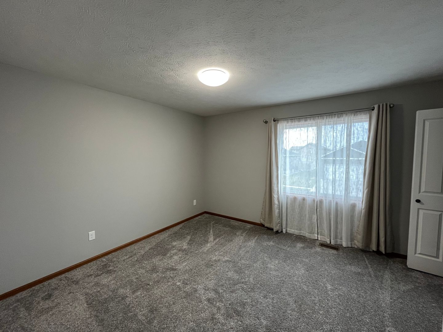 7825 Yankee Woods Dr 12 of 12