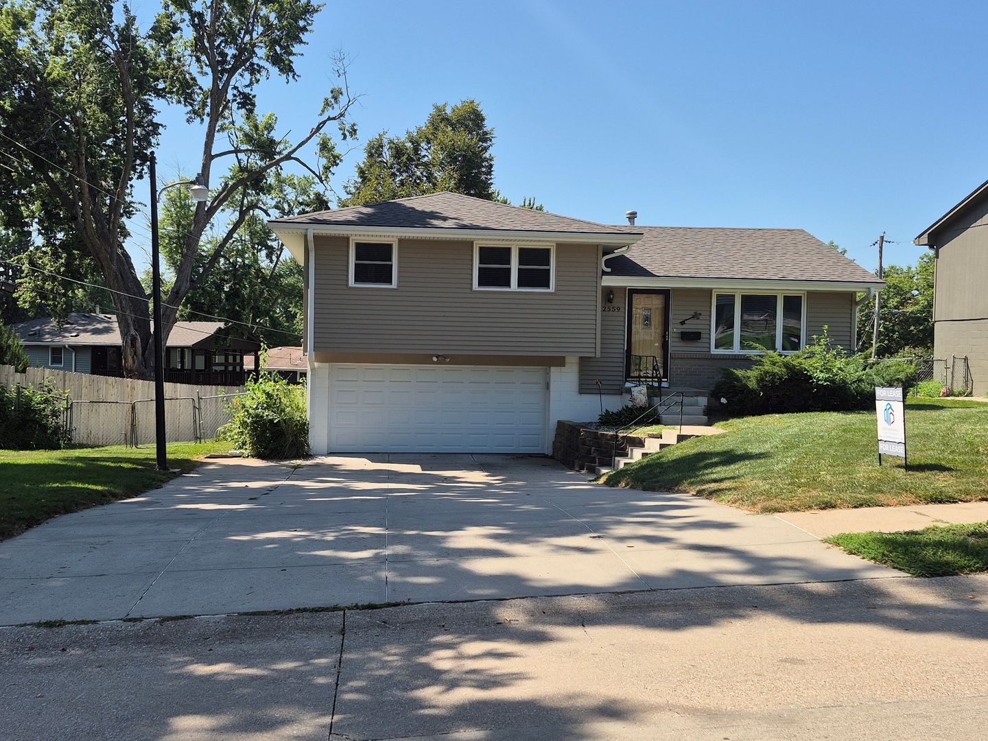 Omaha House: 12559 O St.