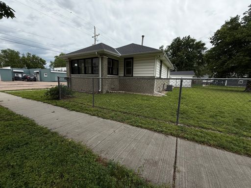 Charming 2-Bedroom Home with Spacious Backyard and 2-Car Garage