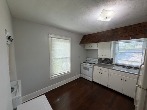 2841 N 45th #2-3 bed/1 bath with washer/dryer IN unit. – photo 1