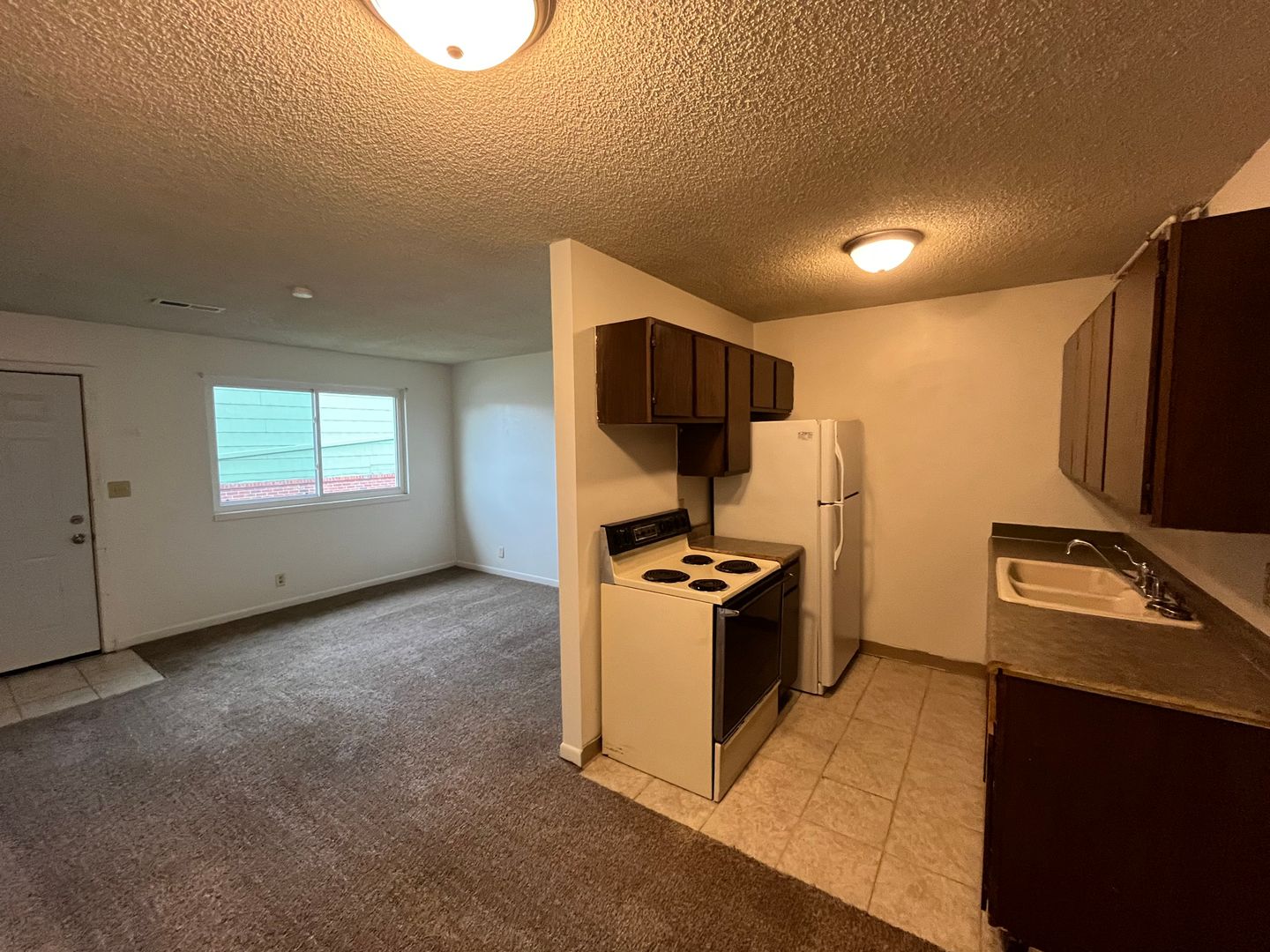 Lincoln Apartment: 3201-05-09 N 41st Street