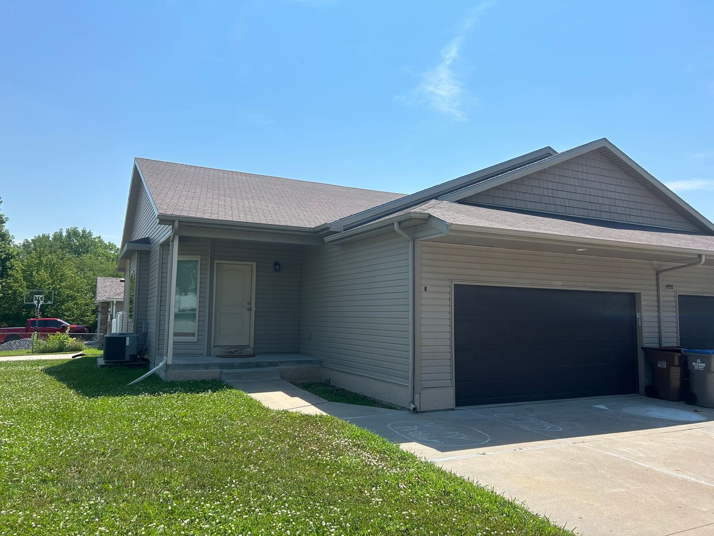 Lincoln Townhome: 6920 N 15th Street - 6920 N 15th Street Unit B