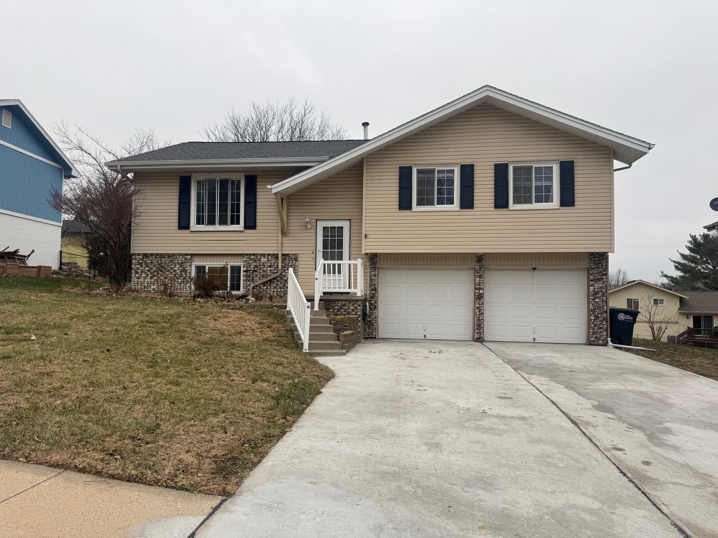 Omaha House: 12118 Burdette Circle
