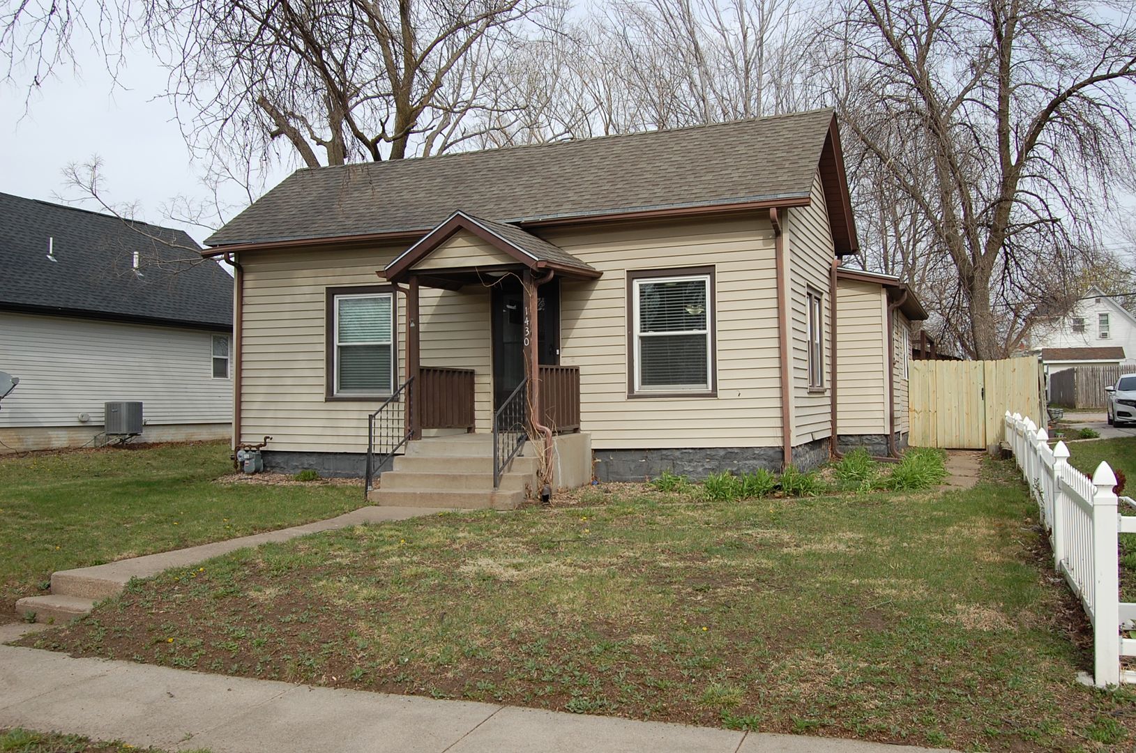 Lincoln House: 1430 N 21st St