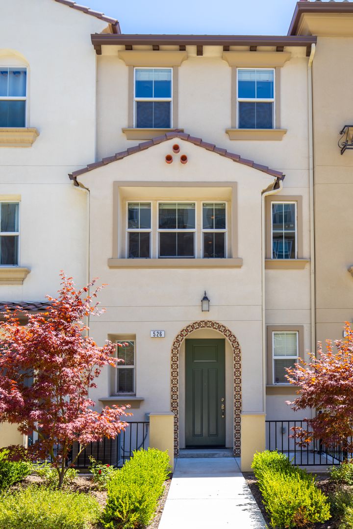 Milpitas Townhome: 526 Barcelona Loop