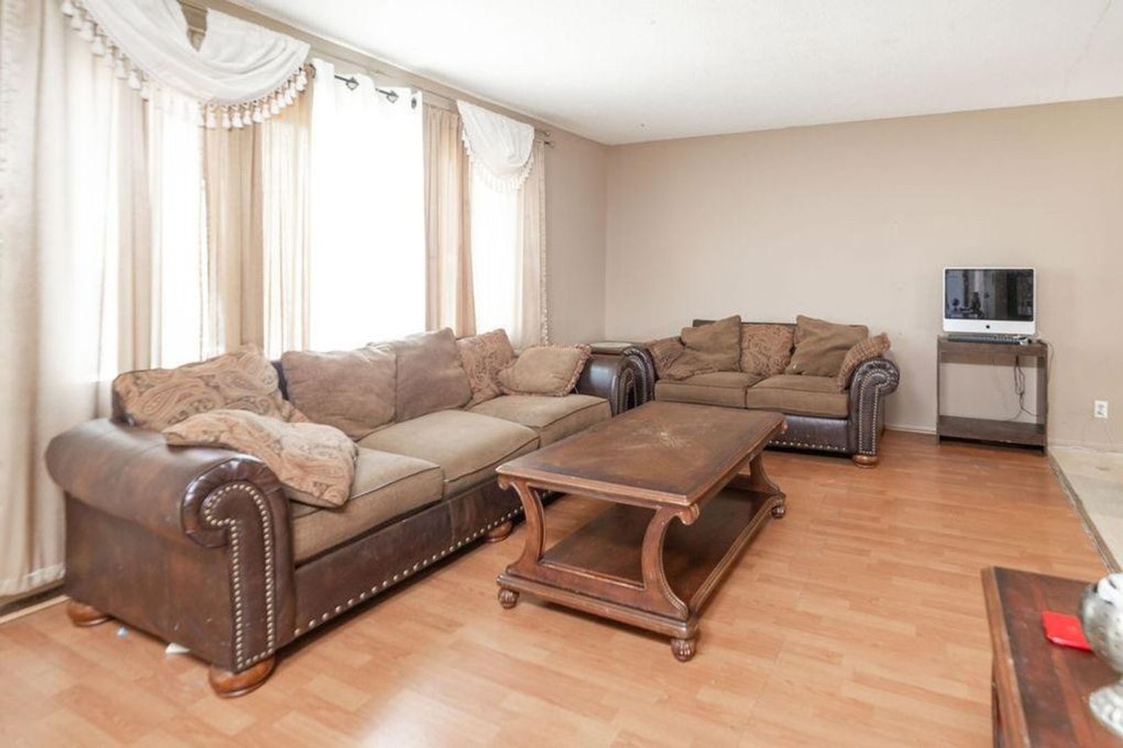 Minneapolis House: 613 Van Buren St ne