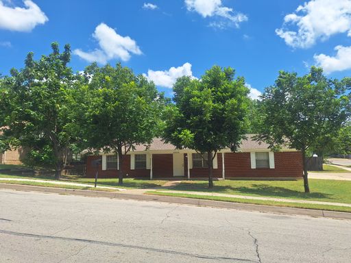 Welcome Home to This Inviting 3-Bedroom Watauga Gem