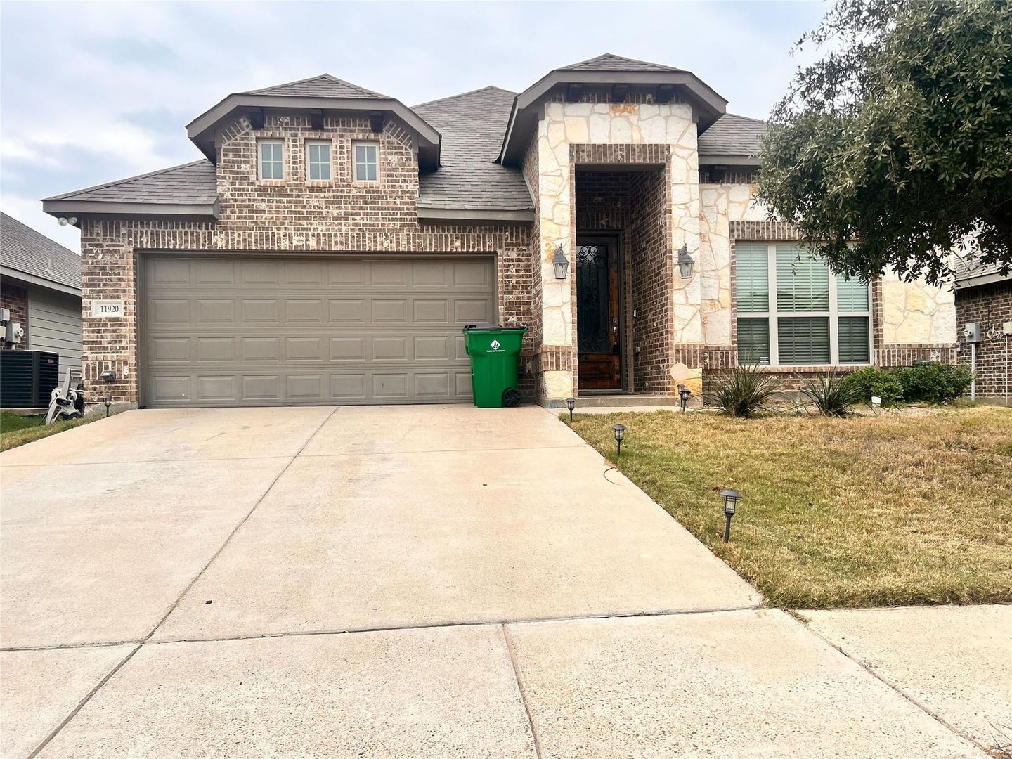 Burleson House: 11920 Bexley Dr