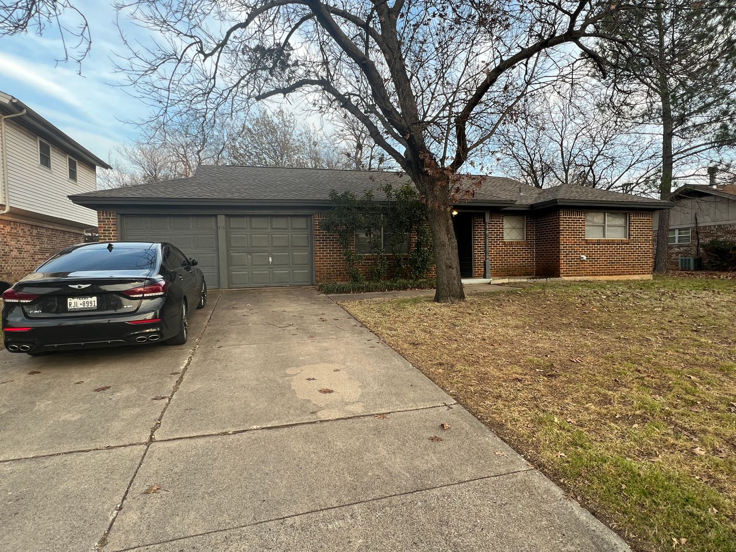 Euless House: 513 Simmons Drive