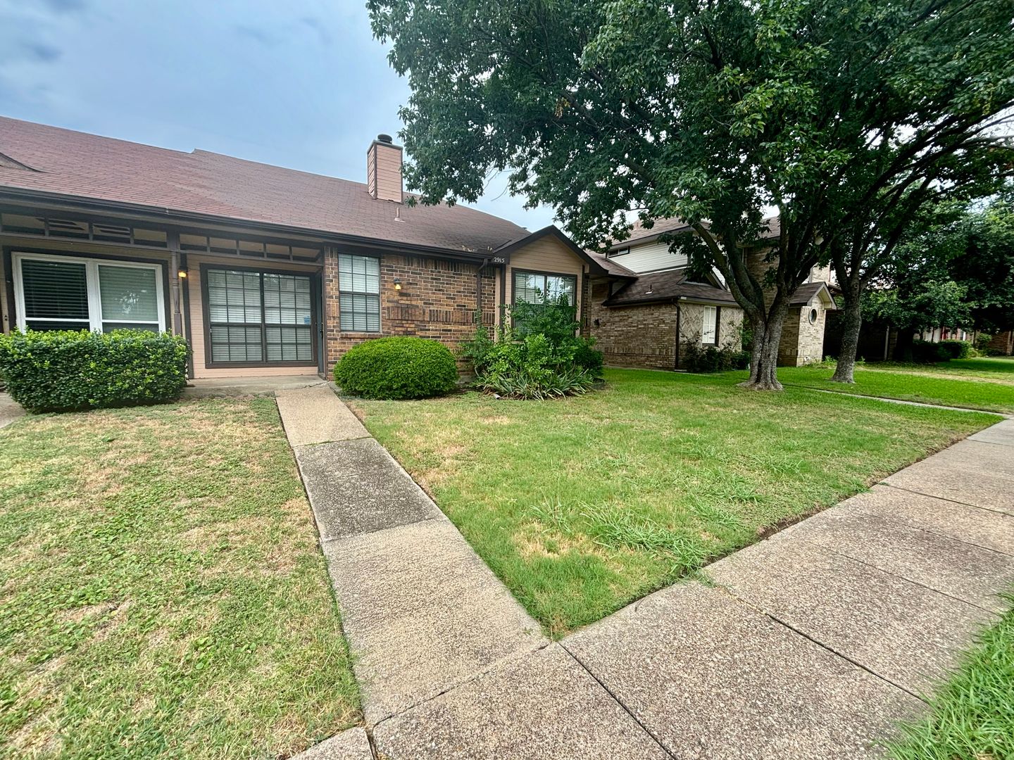 Euless House: 2915 Roxboro Rd
