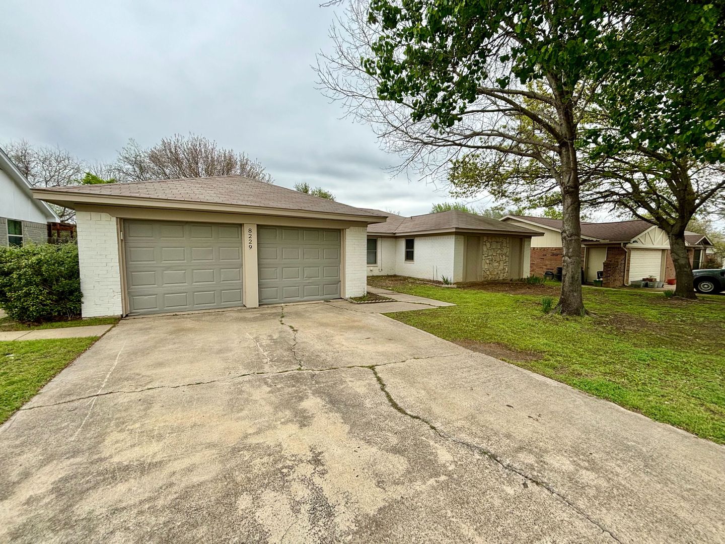 North Richland Hills House: 8229 Pearl Street